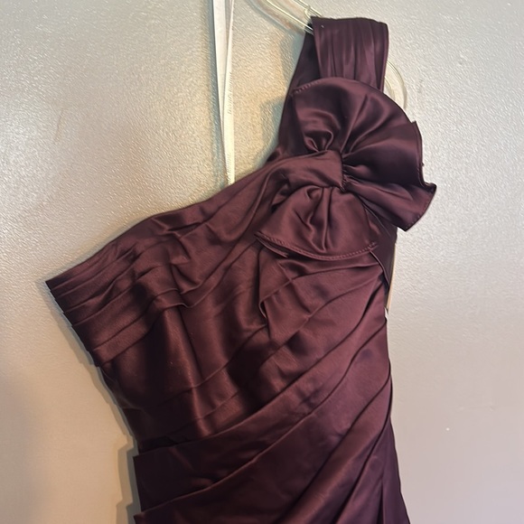 David’s bridal size 2 plum dress - Picture 3 of 4